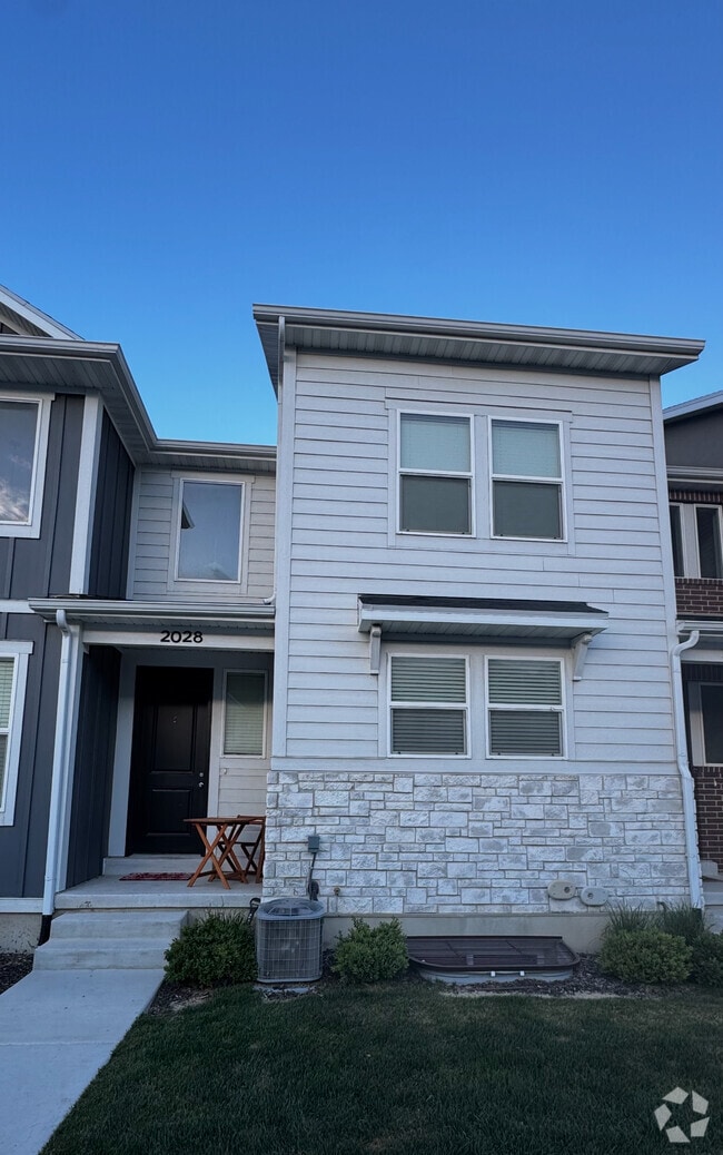 Building Photo - 2028 N 3930 W Rental