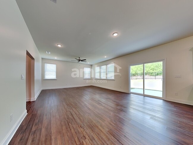 Photo - 689 Alcovy Walk Dr