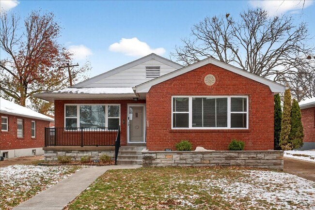 Photo - Duplex Alone Unit 5855