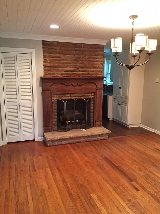Photo - 1218 W White Oak Dr