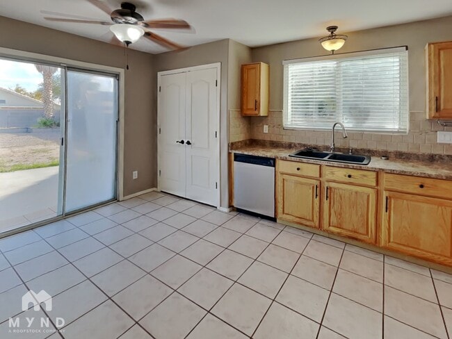 Photo - 8620 N Cantora Way