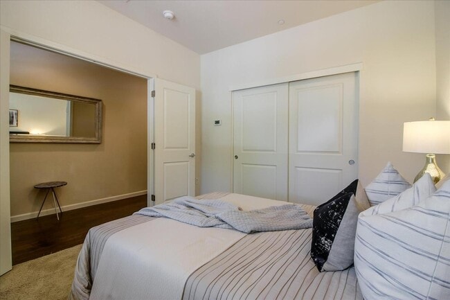 Photo - 890 White Moonstone Loop