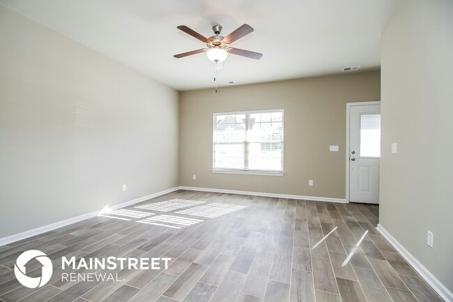 Photo - 109 Lyndhurst Dr