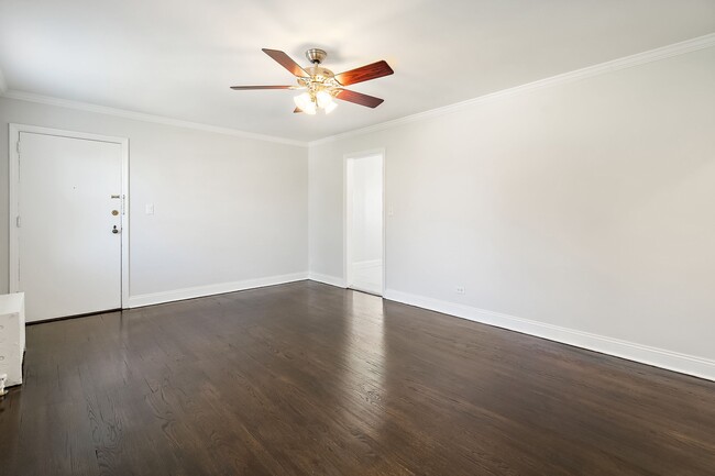 Photo - Mary Ann Apartments
