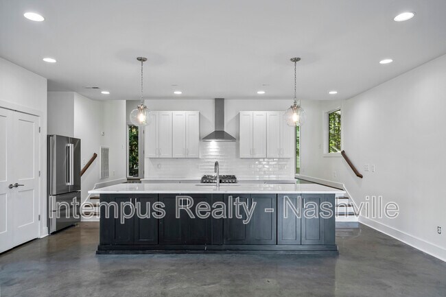 Photo - 962 9th Ave S