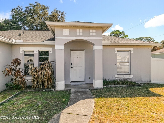 Photo - 1662 Hawksbill St NW