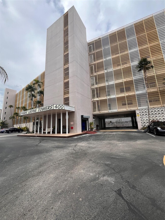 Photo - 400 Golden Isles Dr Unit 20