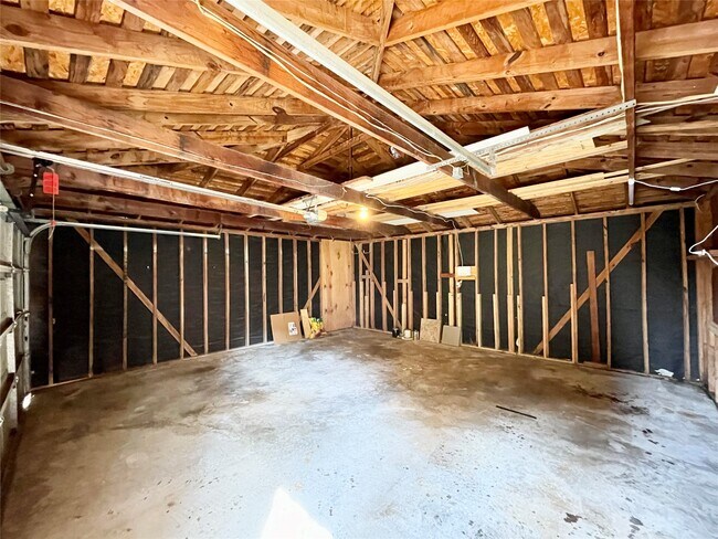 Photo - 15006 Elmont Dr