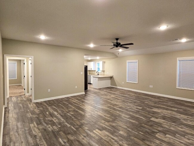 5736 Brookshire Dr