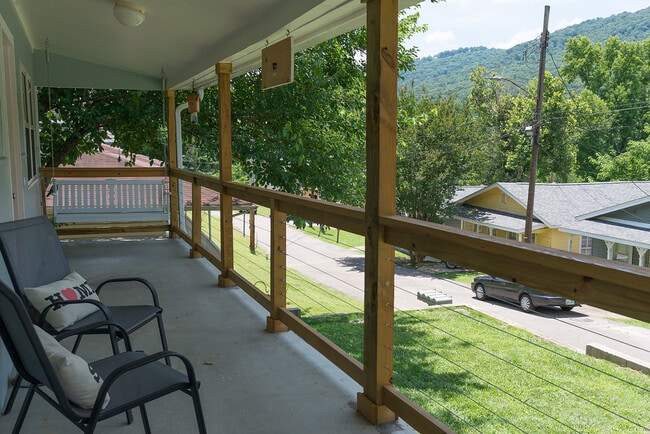 Photo - 4512 Balcomb St