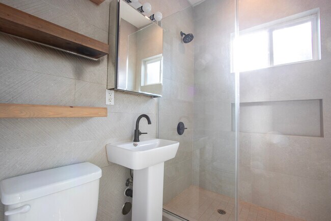 Photo - 22 19th Ave.