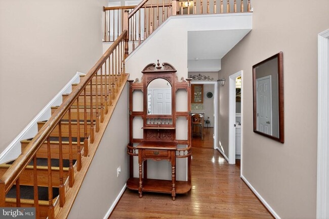 Photo - 6 Thames Ct