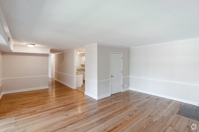3BR,2BA - 1212SF