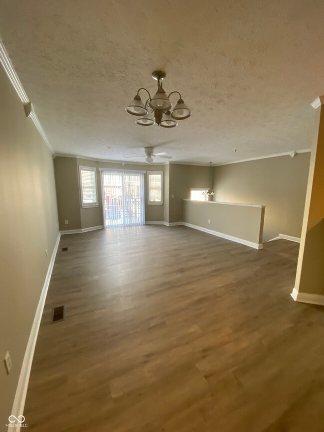 Photo - 1464 Royal Reserve Way