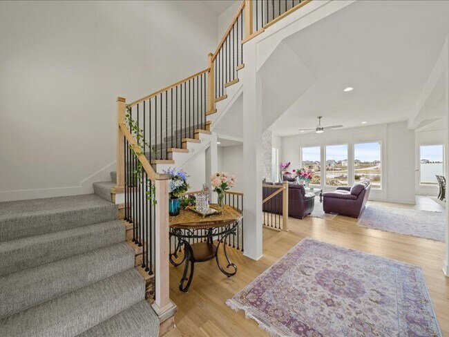 Photo - 18228 Earnshaw St