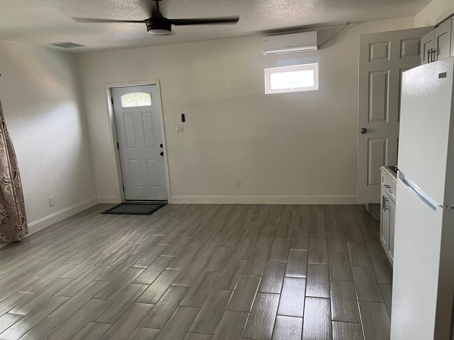 Photo - 1809 Barksdale Dr Apartamentos