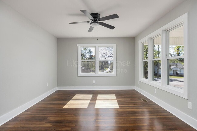 Photo - 1201 E 32nd St