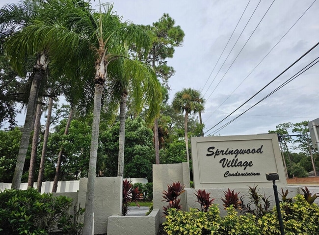 Photo - 152 Springwood Cir Unit B