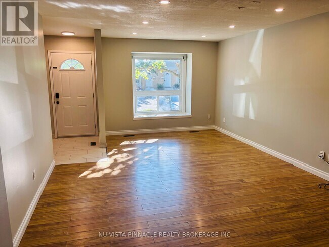 Photo - 39 - 577 THIRD STREET