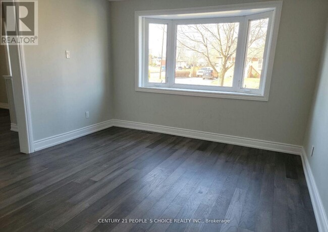 Photo - 1482 Fisher Ave