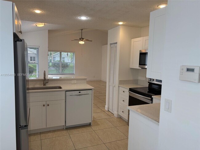 Photo - 9020 Lake Park Cir N
