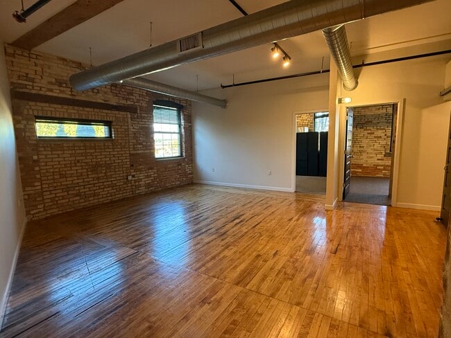 Living Area - 148 S River Ave Unit 103