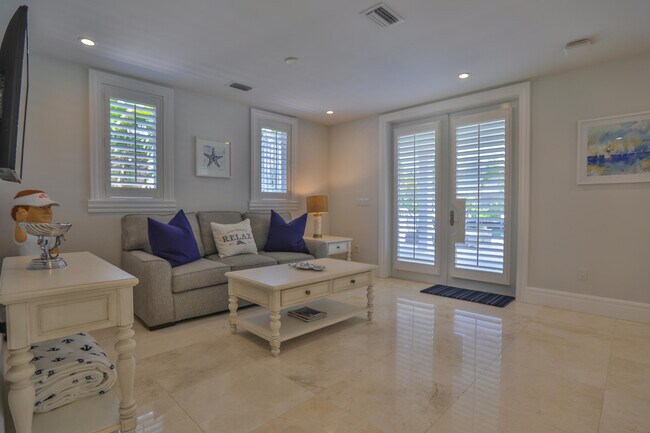 128 Leoni Dr