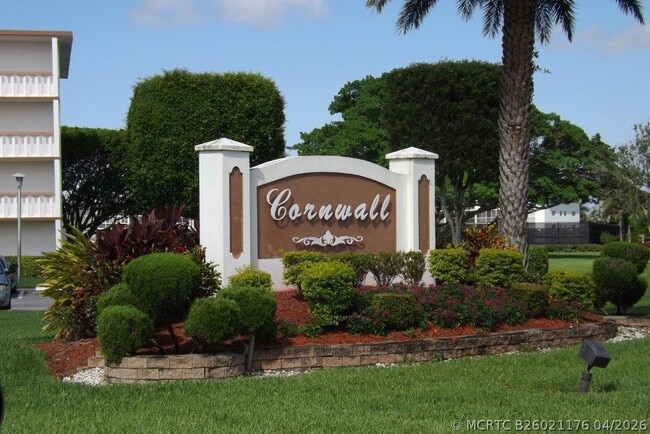 Building Photo - 4014 Cornwall A Unit 4014