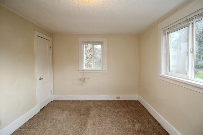 Photo - 7630 SE Woodstock Blvd Unit 07