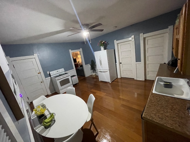 Photo - 183 Connors St Unit 1