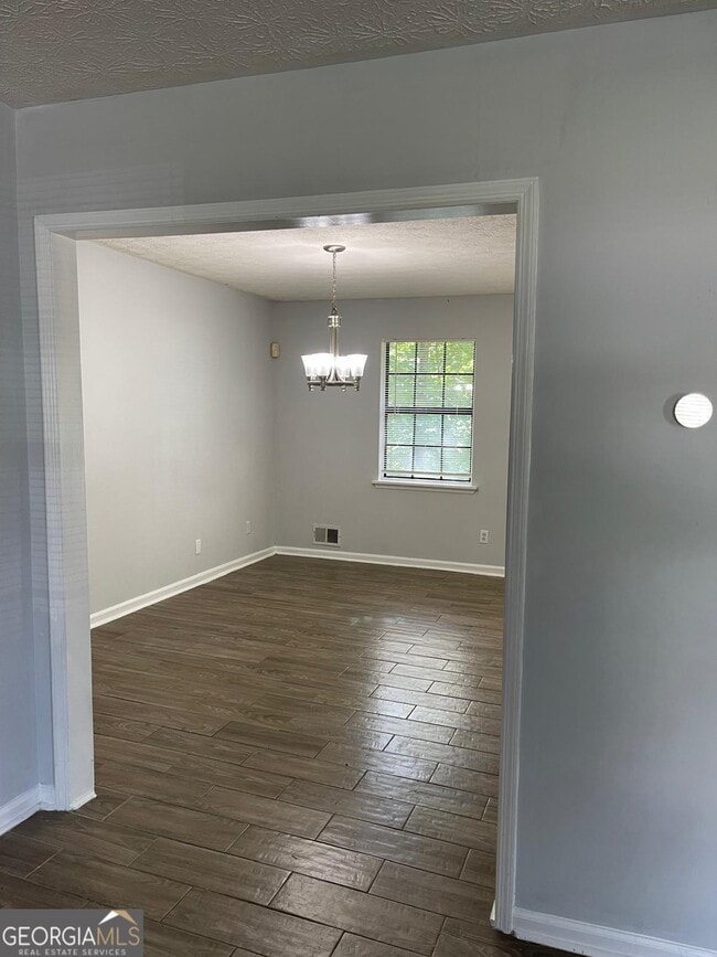 Photo - 1356 Diplomat Dr