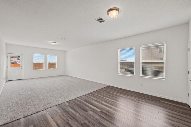 Photo - 200 Gemsbok Rd