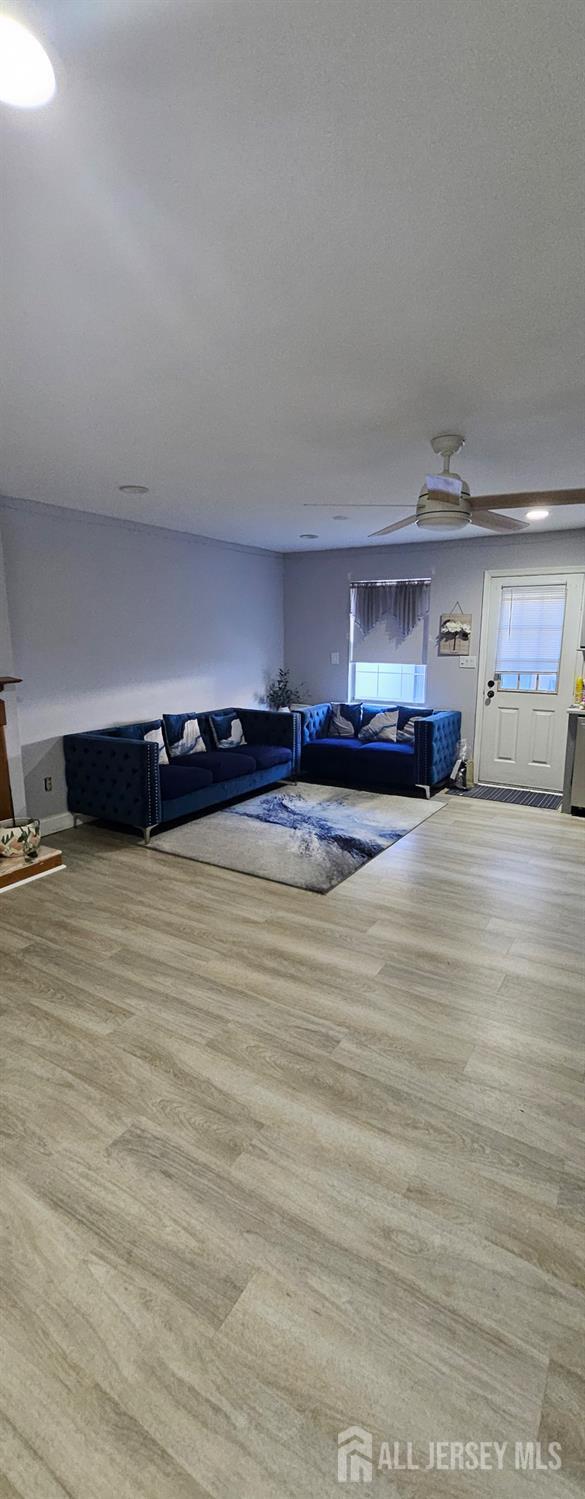 Photo - 214 Gambocz Ct