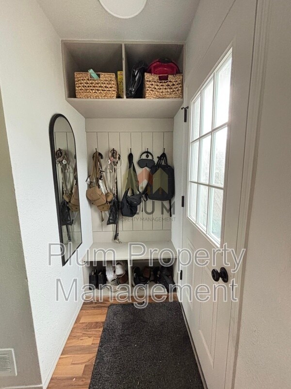 Photo - 4400 Martindale Way