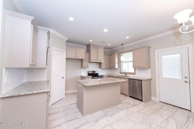 468 Montgomery Rd