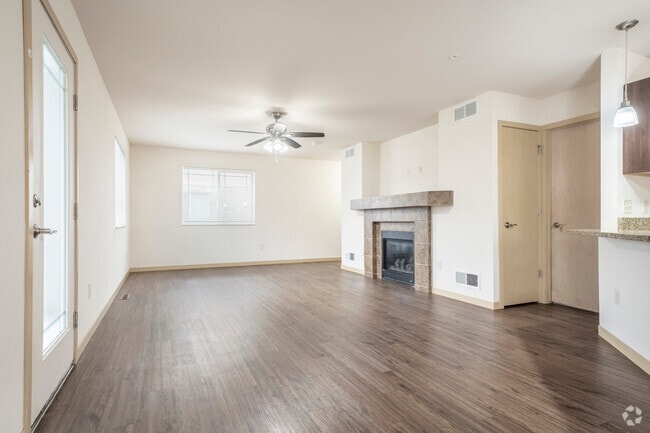 3BR, 2.5BA - 1440SF - Living Room