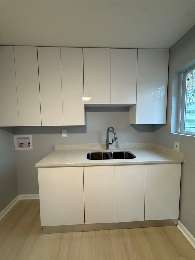 Photo - Cozy 3-Bedroom Home with Modern Updates – Comfortable Living Awaits