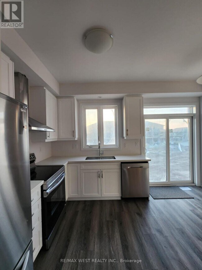 Photo - 461 Blackburn Dr