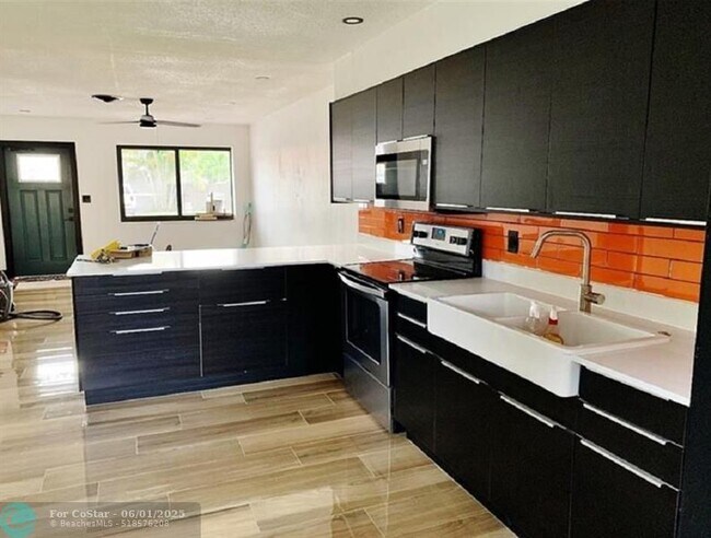 Photo - 2624 NE 10th Terrace