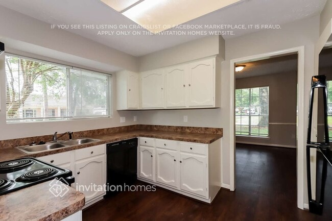 Photo - 25535 Thistlewaite Ln