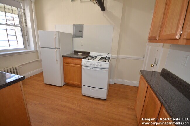 Building Photo - 120 Washington St Unit 2 Rental