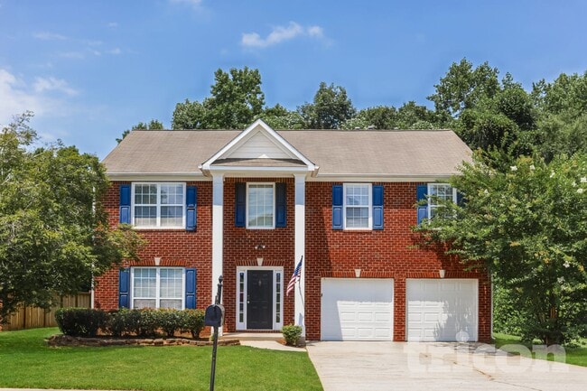 Building Photo - 113 Summit View Dr