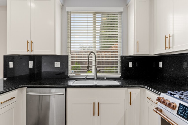 Photo - 3927 Hidden Grove Ln