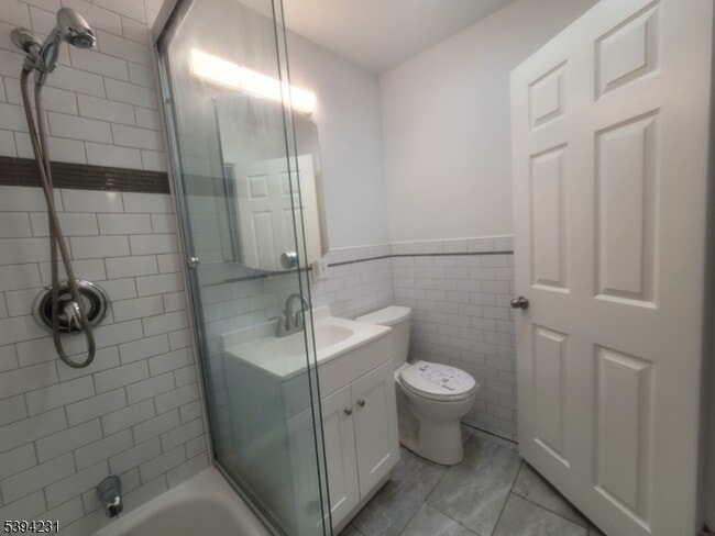 Photo - 766-768 Hamilton St