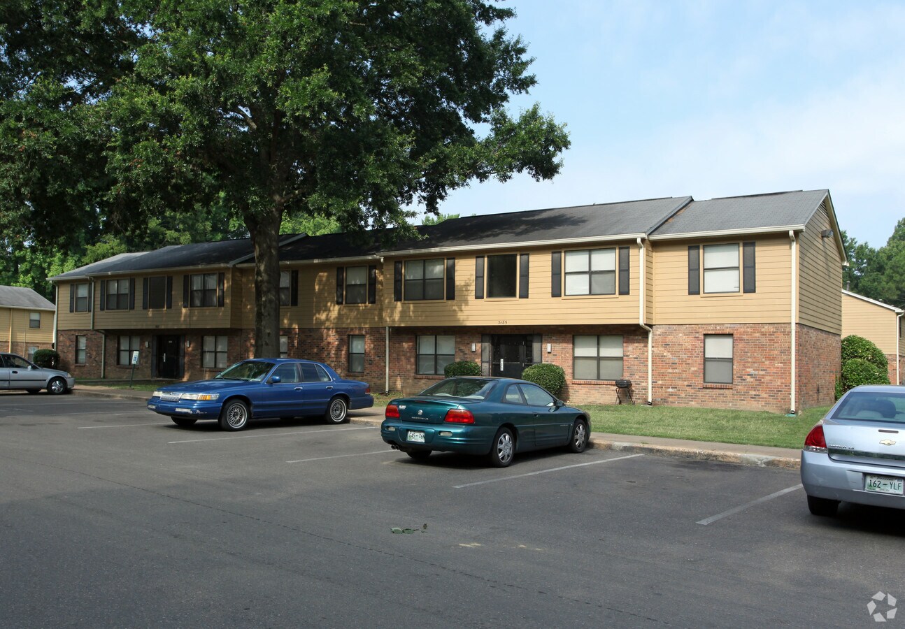 Photo - Pershing Park Apartments