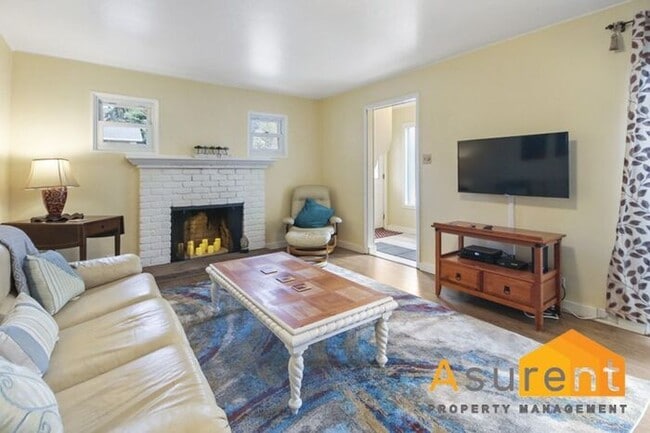Photo - Great Unit Available Now!