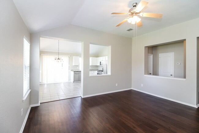 Photo - 709 Gillon Dr