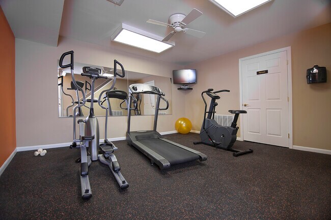 Photo - Holiday Center Apartments