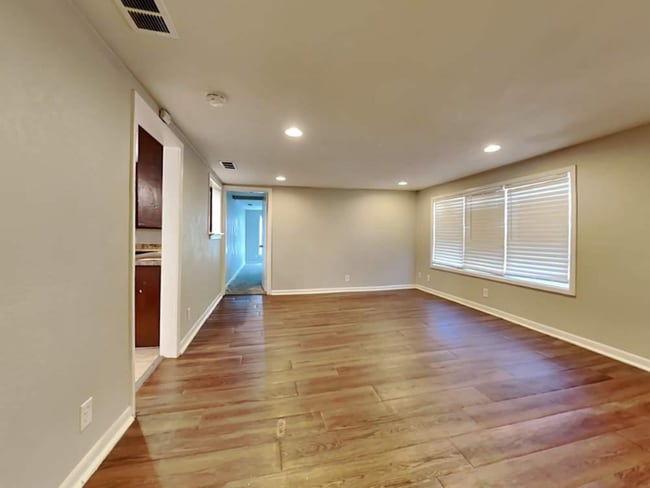 Photo - 4600 Odessa Ave