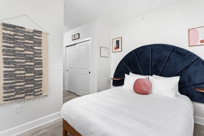 Photo - 5858 N College Ave Unidad ID1014513P